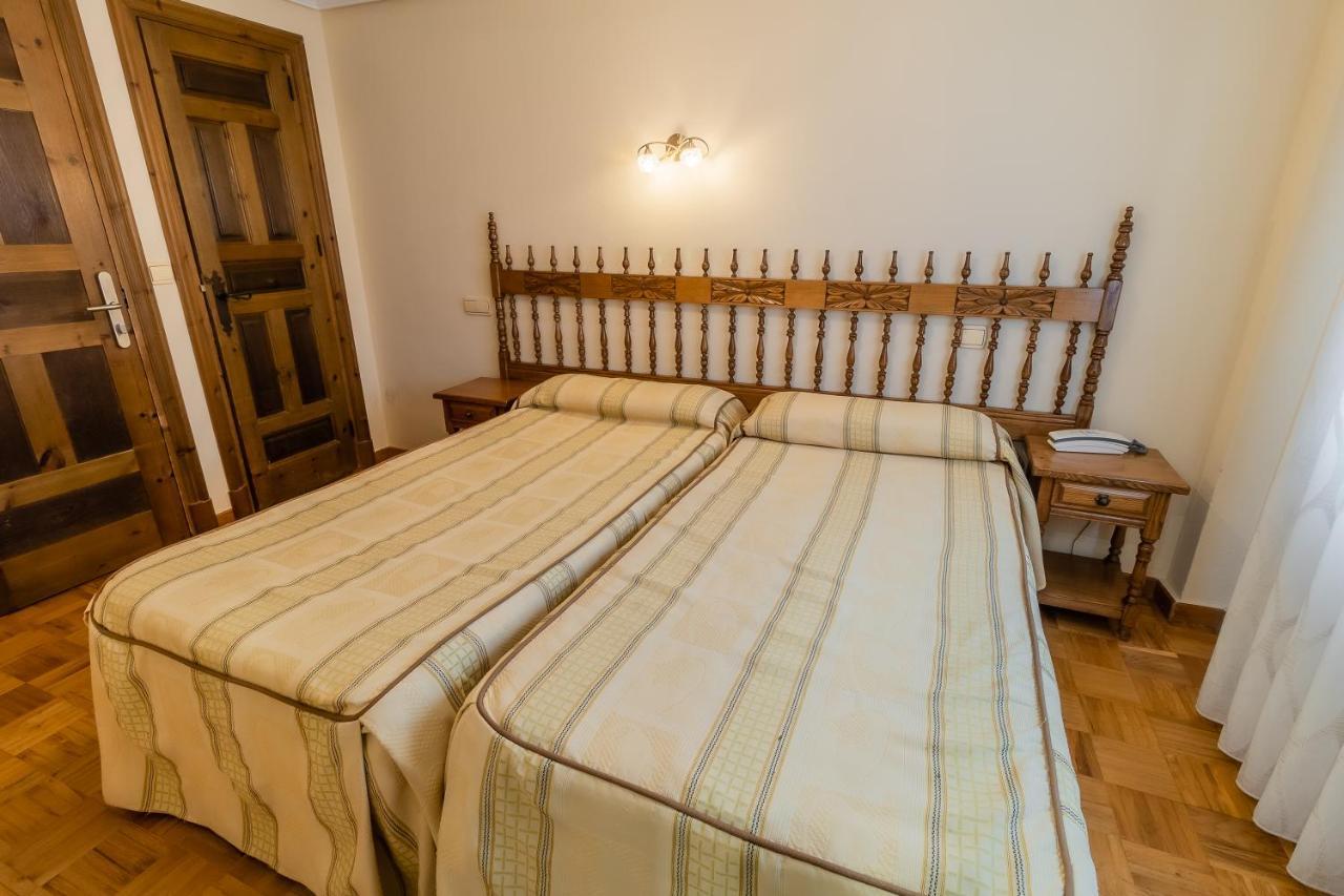 Hostal Santo Domingo De Silos Exteriör bild