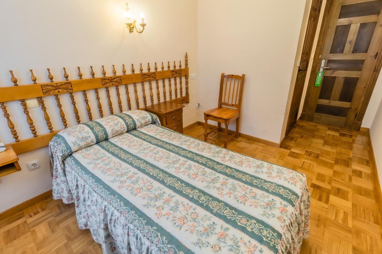 Hostal Santo Domingo De Silos Exteriör bild